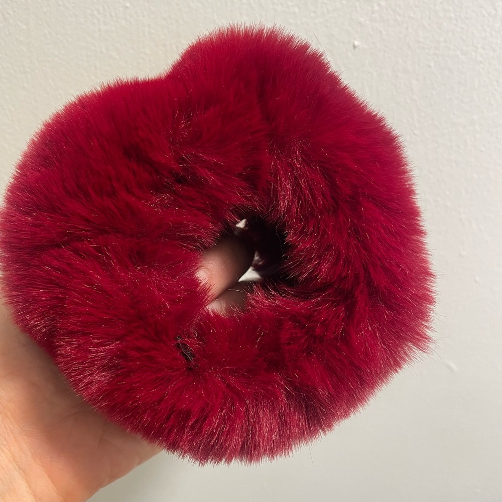 Red fur cuffs - Picture 2 of 3